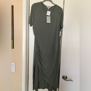 Nordstrom Chelsea 28 midi dress in army green.  Size L, NWT